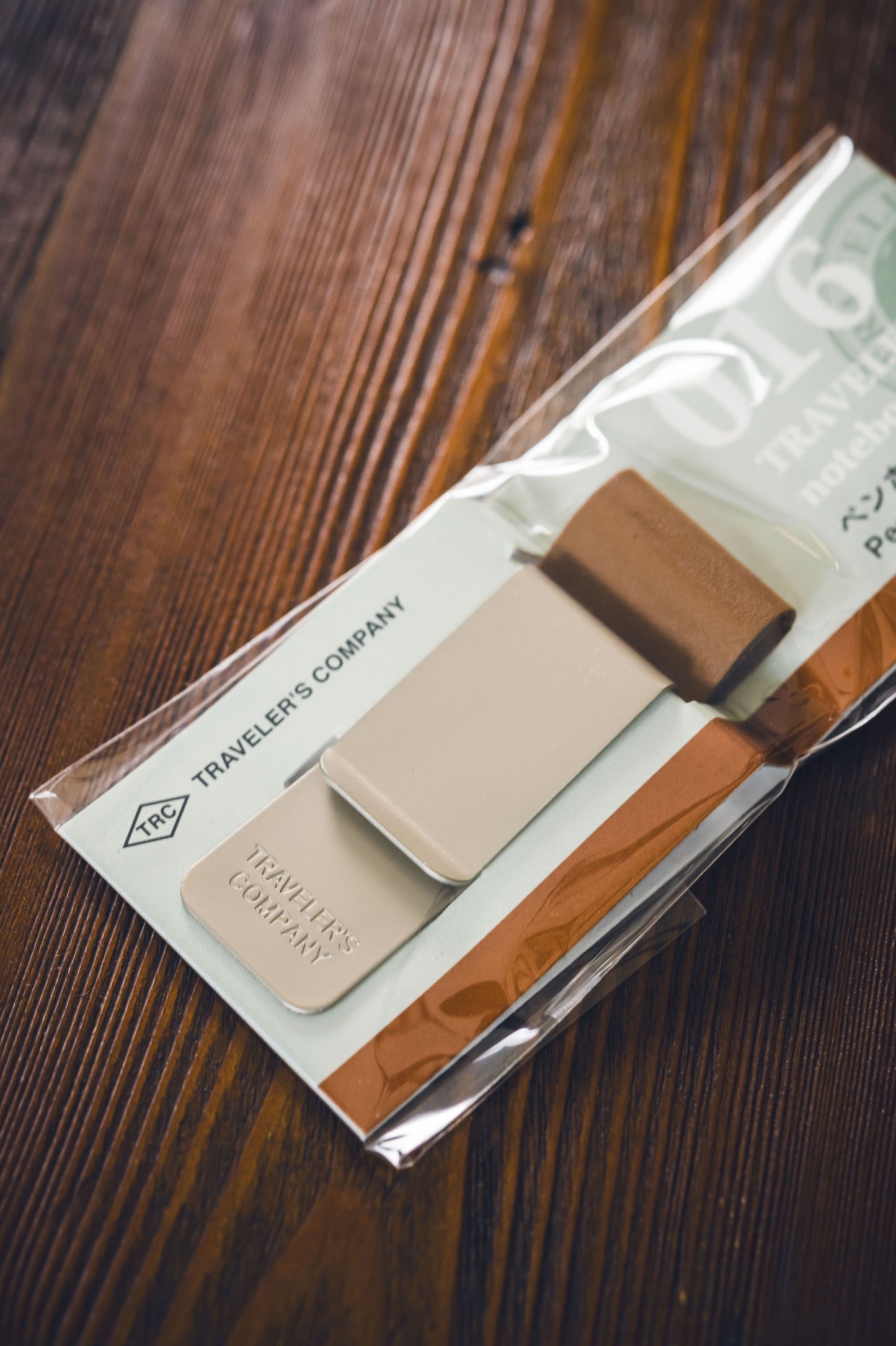 016 TRAVELER'S Leather Pen Holder - Camel