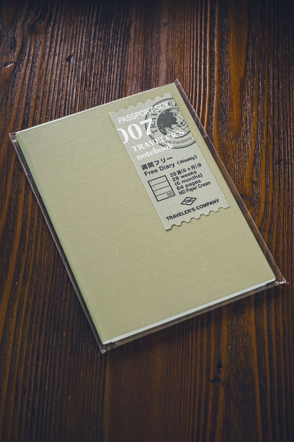 007 TRAVELER'S Free Diary - Weekly (Passport)