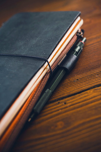 016 TRAVELER'S Leather Pen Holder - Blue